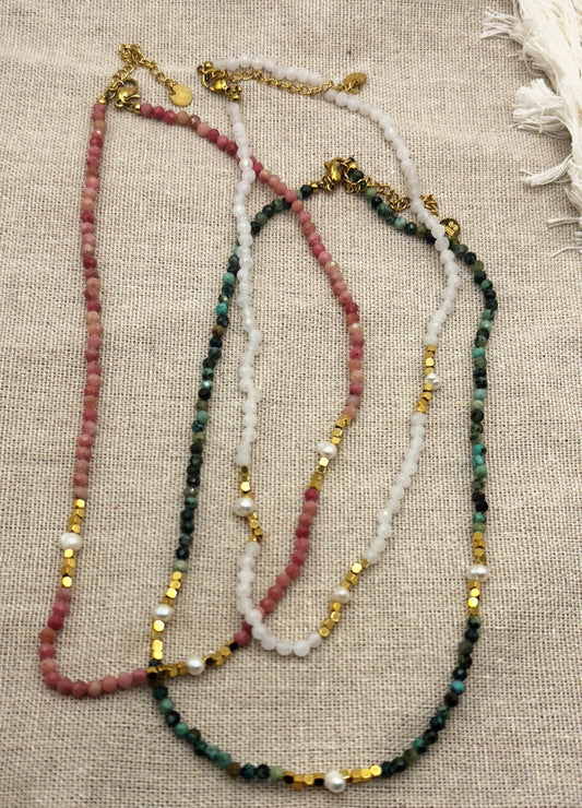 Collier en pierres naturelles "Délia"